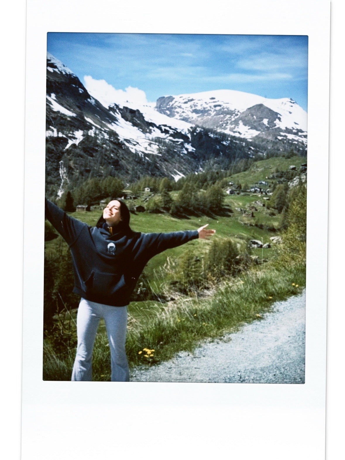 I'M A GOOD PERSON Hoodie - Self-Worth Emotional Clothing | 460 GSM THIO THIO