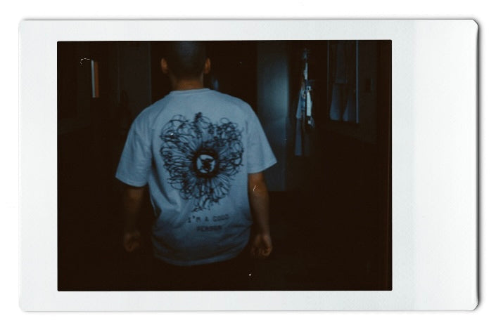 I'M A GOOD PERSON Gradient Tee - Self-Worth Emotional Art | THIO THIO